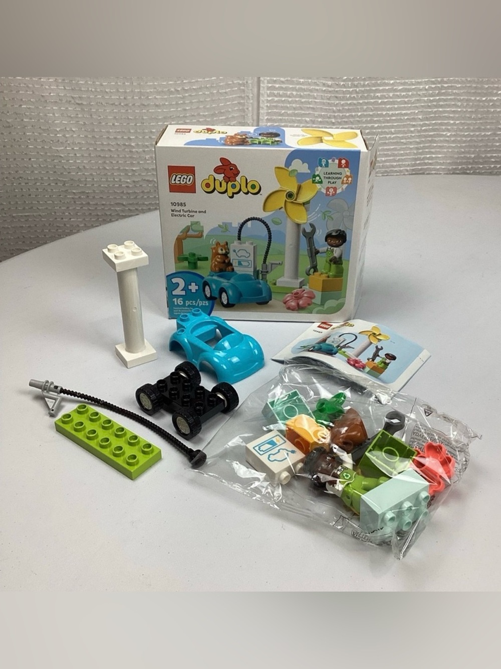 Lego Duplo town Wind Turbine and Electric Car Building Toy 10985 New in Box